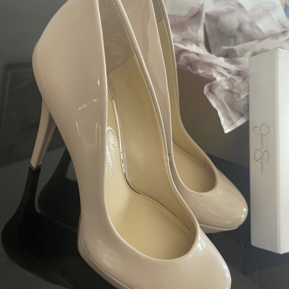 Biege high heels (new) size 7 - Picture 1 of 2